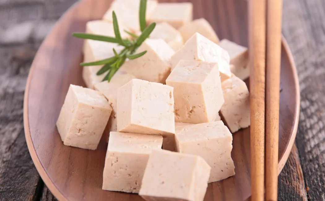 Jak przyrządzić tofu - poznaj smaki wegańskiego mięsa!