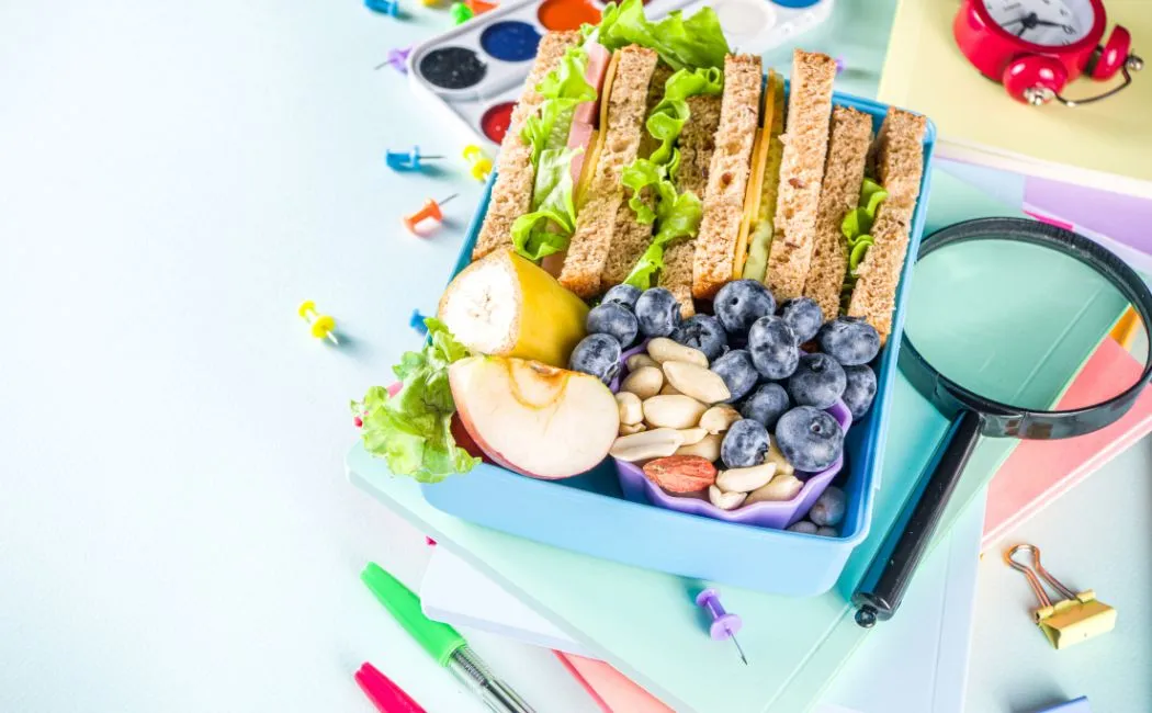 Śniadanie do szkoły – jak przygotować zdrowy i smakowity posiłek dla dziecka
